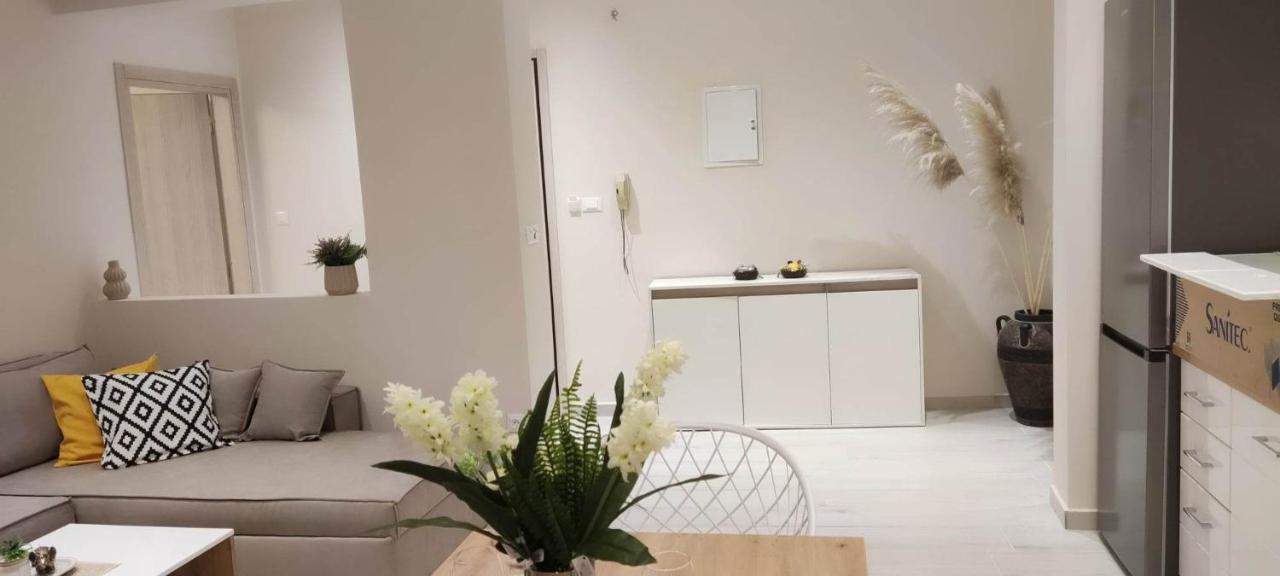 Lägenhet på 110 m² i Corfu, med 3 sovrum och 1 badrum  Corfu  Exteriör bild